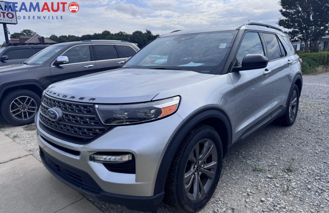 2022 Ford Explorer XLT RWD's photo